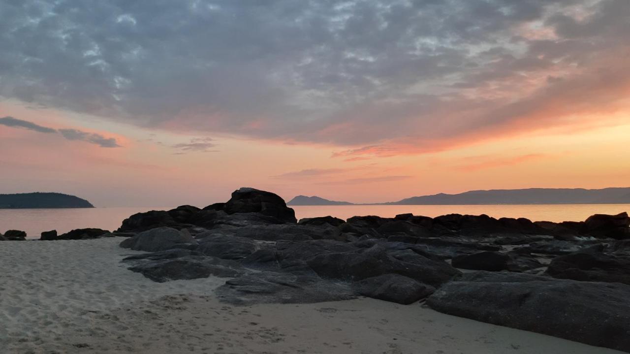 Vistas A La Ria De Muros Noia En